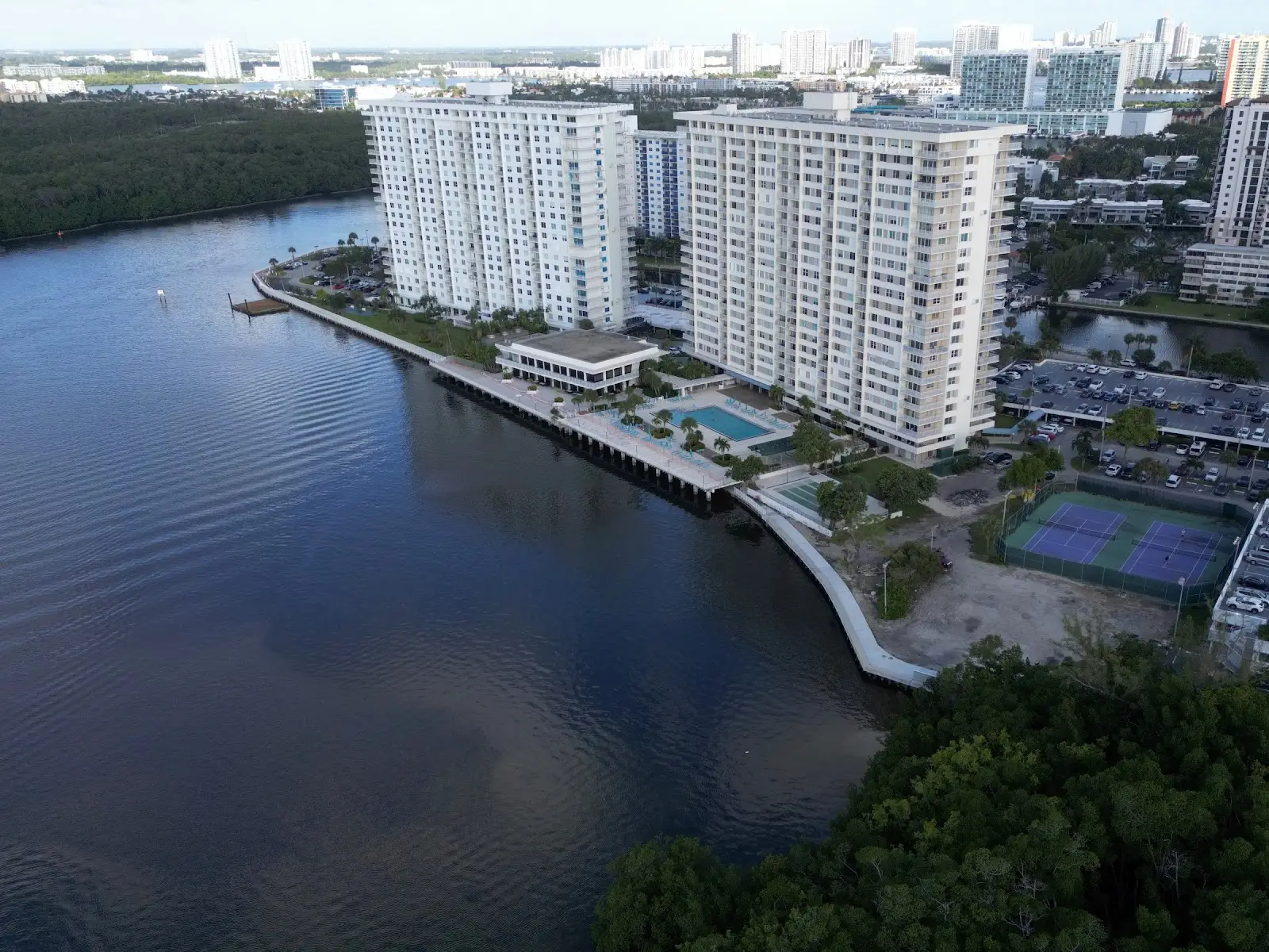 Arlen House East, 100 Bayview Dr, Sunny Isles Beach