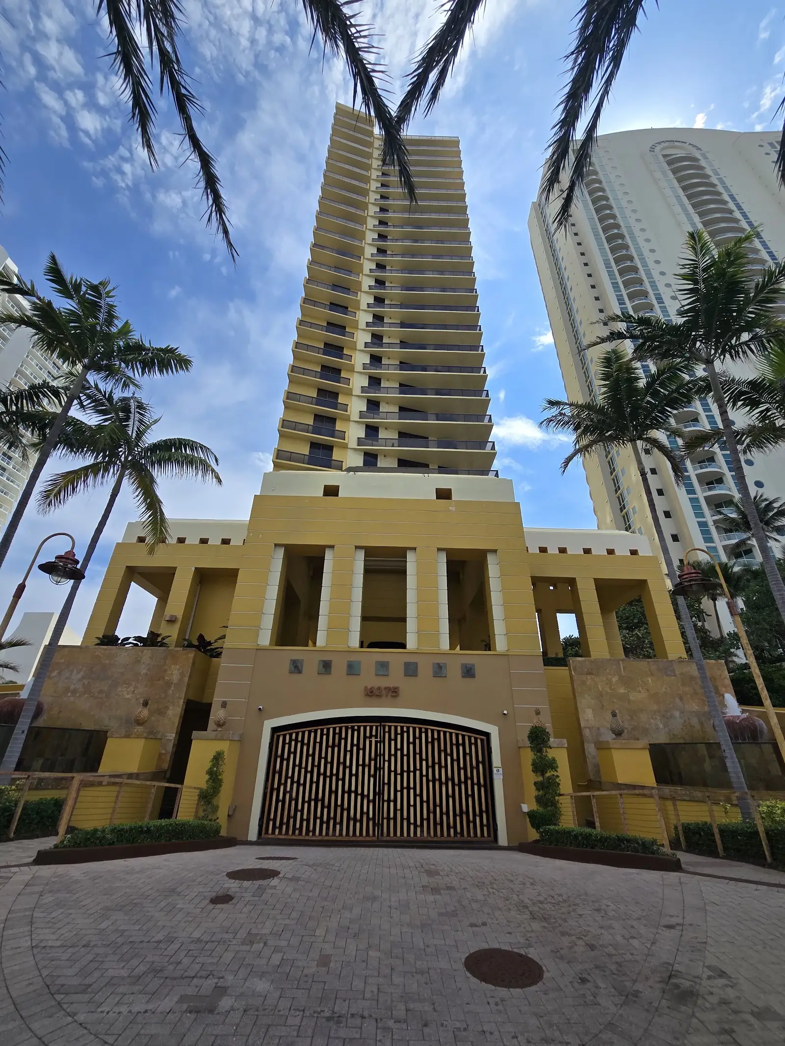 Sayan, 16275 Collins Ave, Sunny Isles Beach